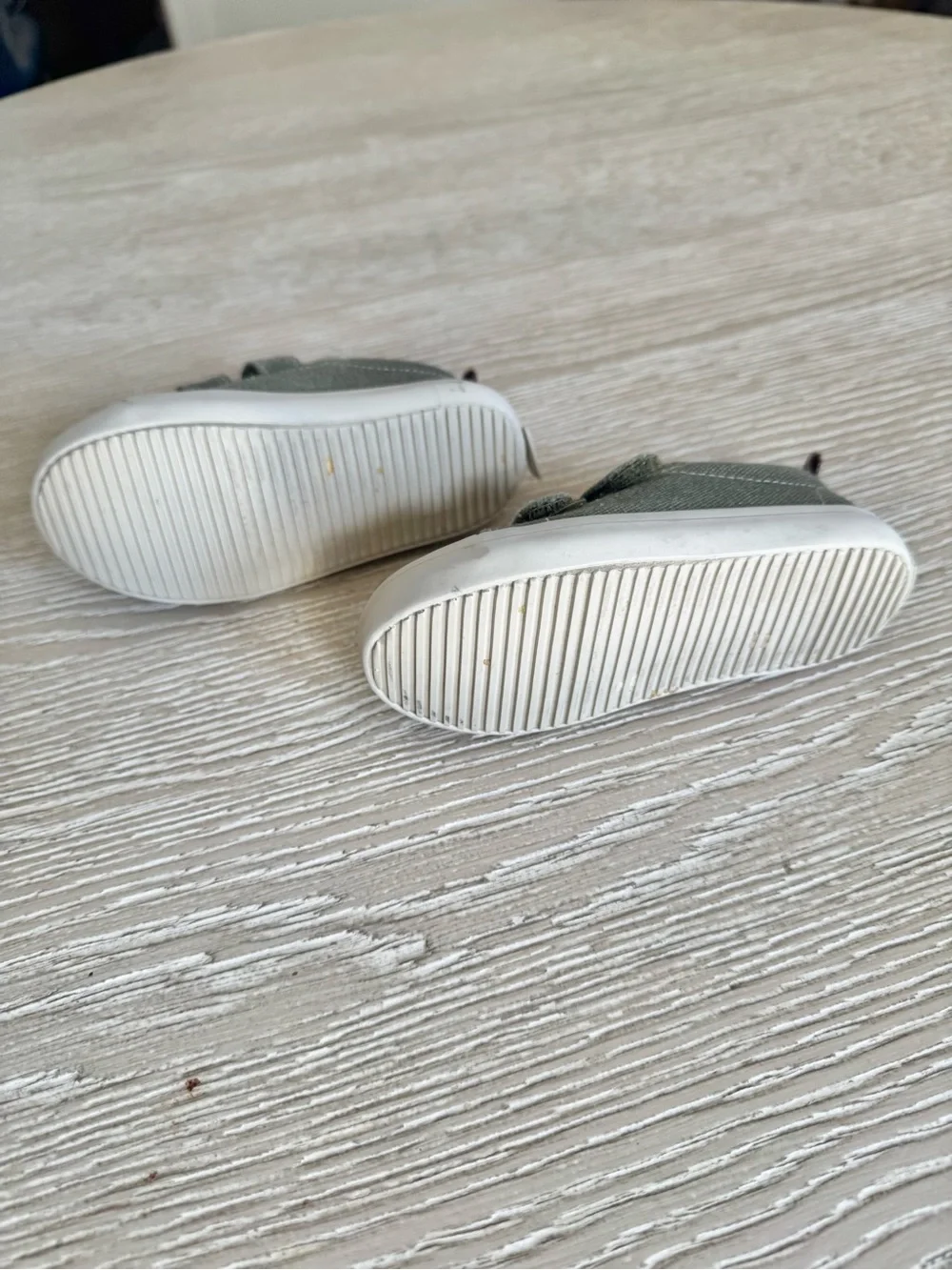 Old Navy Green Canvas Velcro Shoes, 7